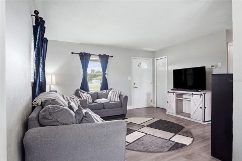 Casa en venta en Orlando, Florida, 3 dormitorios, 84.73 m2 № 2386670 - foto 10
