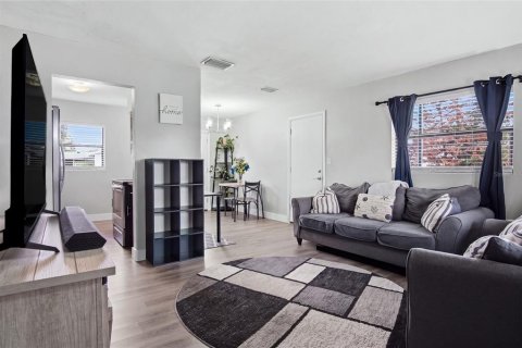 Casa en venta en Orlando, Florida, 3 dormitorios, 84.73 m2 № 2386670 - foto 9