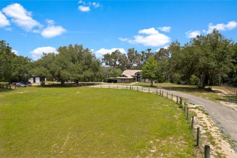 House in Dade City, Florida 3 bedrooms, 286.05 sq.m. № 1778711 - photo 4