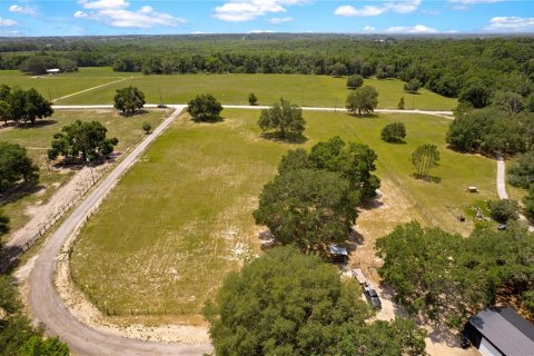 House in Dade City, Florida 3 bedrooms, 286.05 sq.m. № 1778711 - photo 9