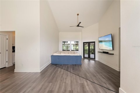 House in Dade City, Florida 3 bedrooms, 286.05 sq.m. № 1778711 - photo 16