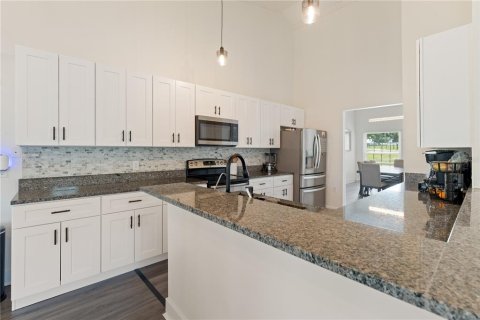 House in Dade City, Florida 3 bedrooms, 286.05 sq.m. № 1778711 - photo 26