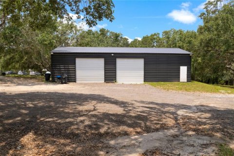 House in Dade City, Florida 3 bedrooms, 286.05 sq.m. № 1778711 - photo 8