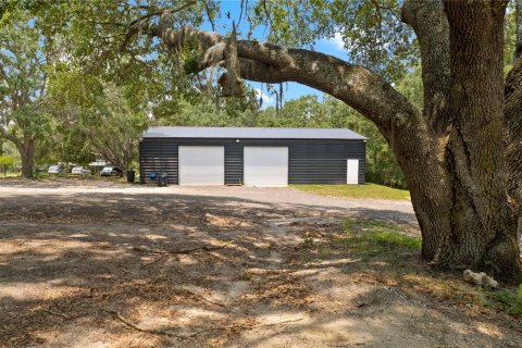 House in Dade City, Florida 3 bedrooms, 286.05 sq.m. № 1778711 - photo 7