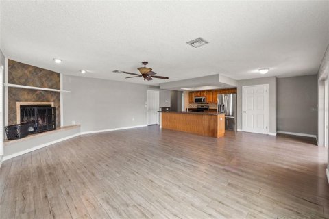 House in Spring Hill, Florida 3 bedrooms, 139.82 sq.m. № 1918131 - photo 10