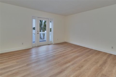 Купить таунхаус в Сент-Питерсберг, Флорида 5 комнат, 97.83м2, № 1640918 - фото 19
