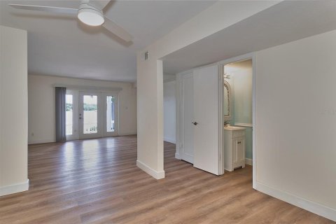 Купить таунхаус в Сент-Питерсберг, Флорида 5 комнат, 97.83м2, № 1640918 - фото 3