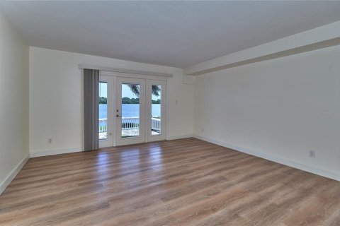 Купить таунхаус в Сент-Питерсберг, Флорида 5 комнат, 97.83м2, № 1640918 - фото 6