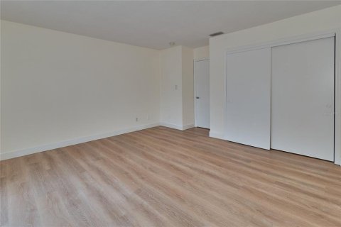 Купить таунхаус в Сент-Питерсберг, Флорида 5 комнат, 97.83м2, № 1640918 - фото 25