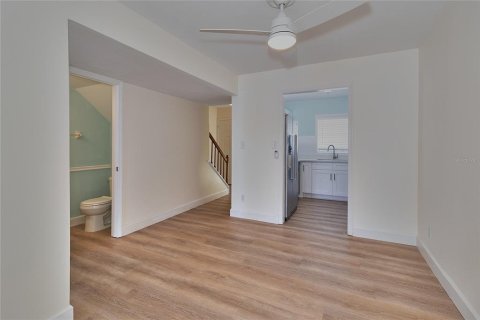 Adosado en venta en Saint Petersburg, Florida, 2 dormitorios, 97.83 m2 № 1640918 - foto 5
