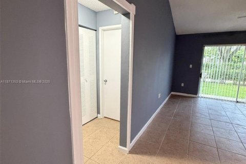 Condominio en alquiler en Sunrise, Florida, 2 dormitorios, 92.44 m2 № 1920318 - foto 6