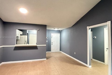 Condominio en alquiler en Sunrise, Florida, 2 dormitorios, 92.44 m2 № 1920318 - foto 4