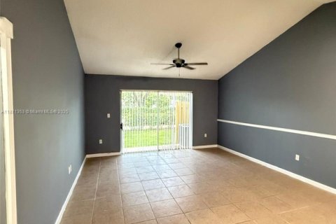 Condominio en alquiler en Sunrise, Florida, 2 dormitorios, 92.44 m2 № 1920318 - foto 5