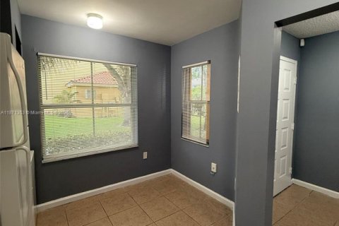 Condominio en alquiler en Sunrise, Florida, 2 dormitorios, 92.44 m2 № 1920318 - foto 8