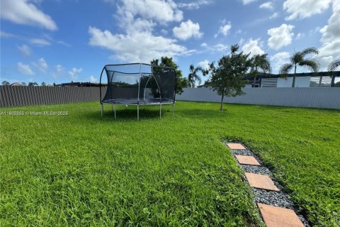 Снять в аренду виллу или дом в Майами, Флорида 5 спален, 290.51м2, № 1952972 - фото 20