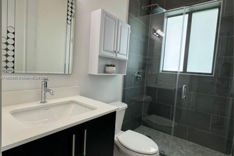 Снять в аренду виллу или дом в Майами, Флорида 5 спален, 290.51м2, № 1952972 - фото 8