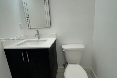 Снять в аренду виллу или дом в Майами, Флорида 5 спален, 290.51м2, № 1952972 - фото 15