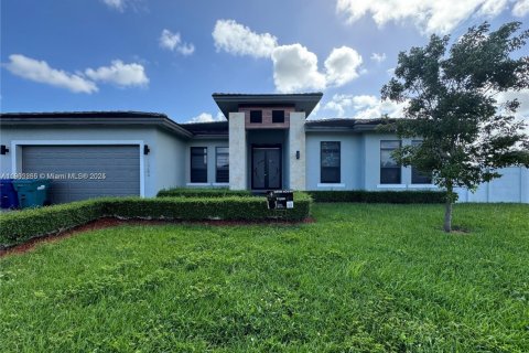 Снять в аренду виллу или дом в Майами, Флорида 5 спален, 290.51м2, № 1952972 - фото 1