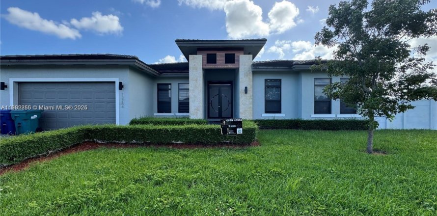 Дом в Майами, Флорида 5 спален, 290.51м2 № 1952972