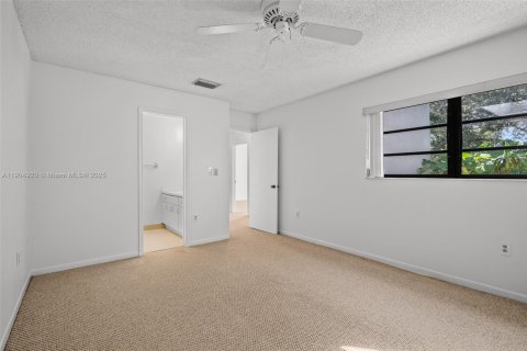 Townhouse in Miami, Florida 3 bedrooms, 114.64 sq.m. № 1955978 - photo 27