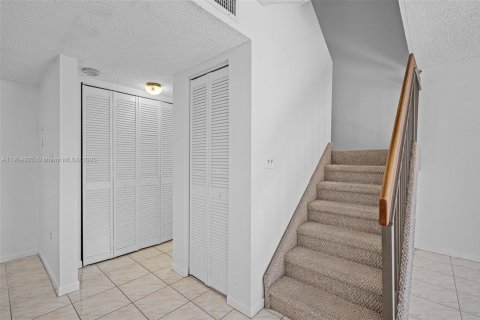 Townhouse in Miami, Florida 3 bedrooms, 114.64 sq.m. № 1955978 - photo 15