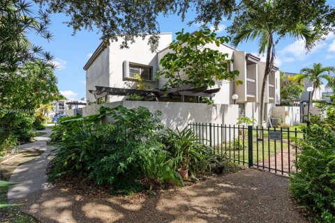 Townhouse in Miami, Florida 3 bedrooms, 114.64 sq.m. № 1955978 - photo 1