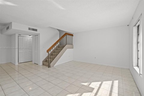 Townhouse in Miami, Florida 3 bedrooms, 114.64 sq.m. № 1955978 - photo 8