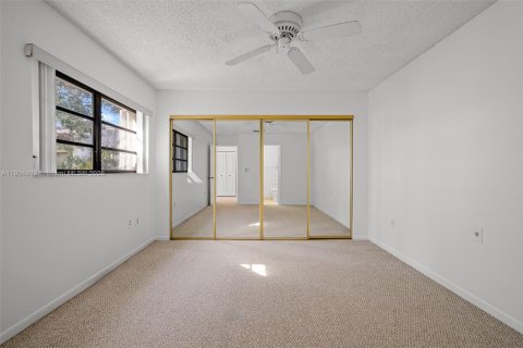 Townhouse in Miami, Florida 3 bedrooms, 114.64 sq.m. № 1955978 - photo 26
