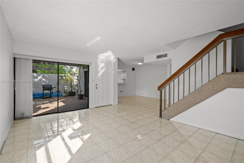 Townhouse in Miami, Florida 3 bedrooms, 114.64 sq.m. № 1955978 - photo 9