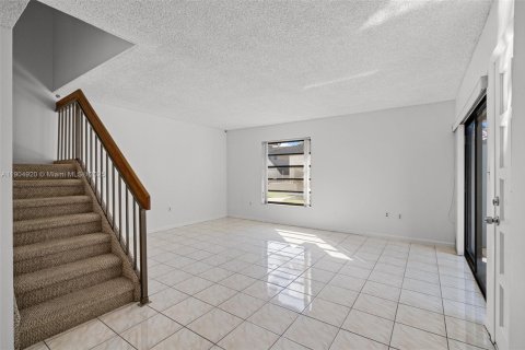 Townhouse in Miami, Florida 3 bedrooms, 114.64 sq.m. № 1955978 - photo 6