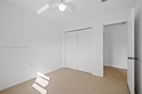 Townhouse in Miami, Florida 3 bedrooms, 114.64 sq.m. № 1955978 - photo 24