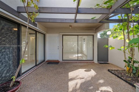 Townhouse in Miami, Florida 3 bedrooms, 114.64 sq.m. № 1955978 - photo 5