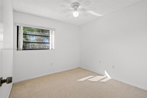 Townhouse in Miami, Florida 3 bedrooms, 114.64 sq.m. № 1955978 - photo 23