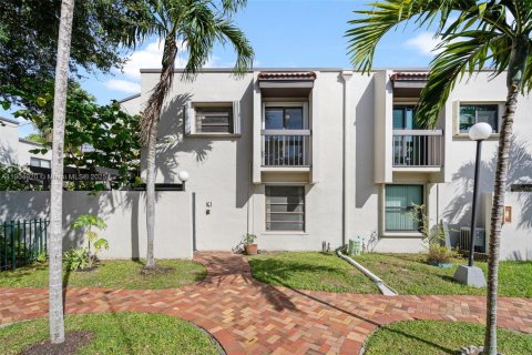 Townhouse in Miami, Florida 3 bedrooms, 114.64 sq.m. № 1955978 - photo 2