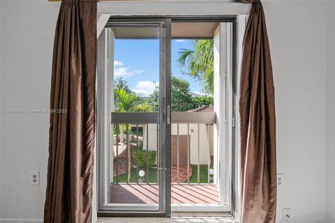 Townhouse in Miami, Florida 3 bedrooms, 114.64 sq.m. № 1955978 - photo 21