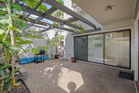 Townhouse in Miami, Florida 3 bedrooms, 114.64 sq.m. № 1955978 - photo 3