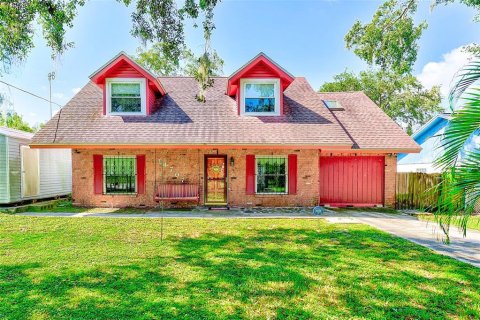 House in Tampa, Florida 3 bedrooms, 140.75 sq.m. № 1866089 - photo 1