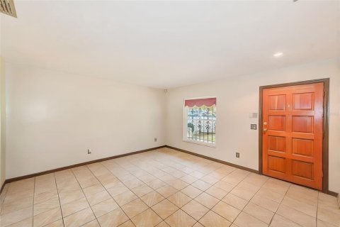 House in Tampa, Florida 3 bedrooms, 140.75 sq.m. № 1866089 - photo 4