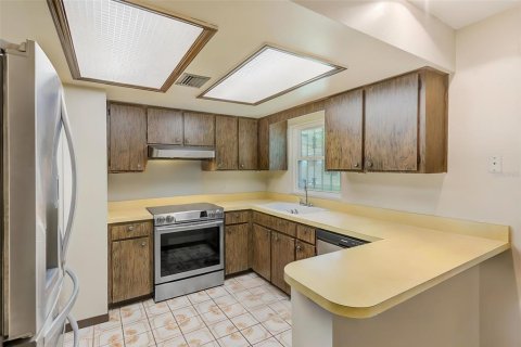 House in Tampa, Florida 3 bedrooms, 140.75 sq.m. № 1866089 - photo 11
