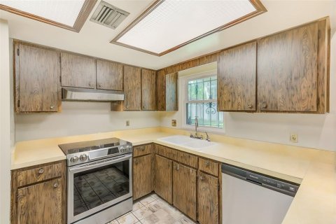 House in Tampa, Florida 3 bedrooms, 140.75 sq.m. № 1866089 - photo 13