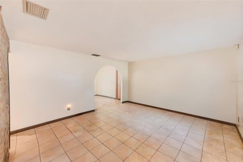 House in Tampa, Florida 3 bedrooms, 140.75 sq.m. № 1866089 - photo 6