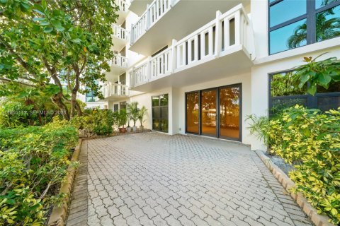 Condominio en alquiler en Key Biscayne, Florida, 2 dormitorios, 130.9 m2 № 2010155 - foto 14