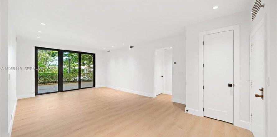 Condominio en Key Biscayne, Florida, 2 dormitorios  № 2010155