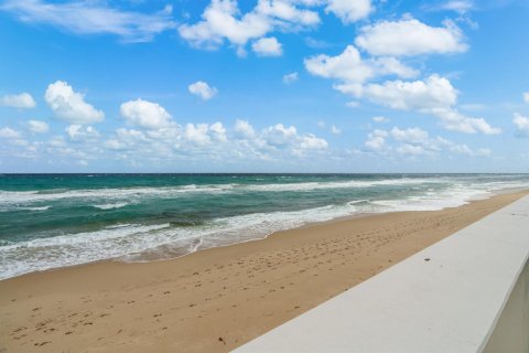 Condo in South Palm Beach, Florida, 1 bedroom  № 2251511 - photo 3