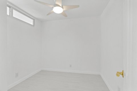 Condo in South Palm Beach, Florida, 1 bedroom  № 2251511 - photo 22