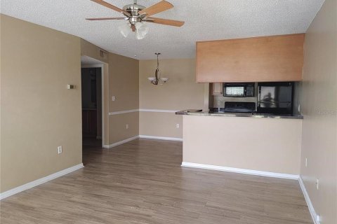 Copropriété à louer à Brandon, Floride: 1 chambre, 56.86 m2 № 1669891 - photo 1