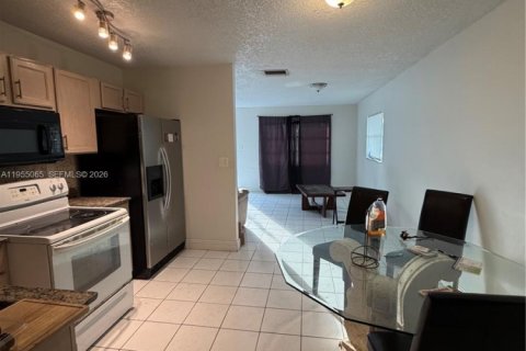 Купить виллу или дом в Тамарак, Флорида 2 спальни, 98.66м2, № 2009795 - фото 10