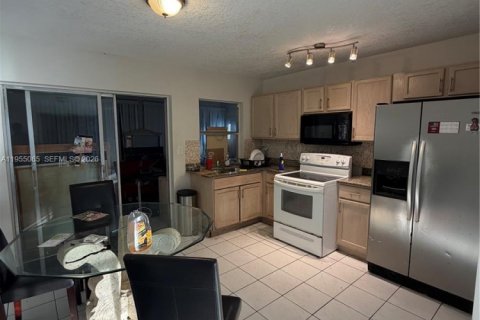 Купить виллу или дом в Тамарак, Флорида 2 спальни, 98.66м2, № 2009795 - фото 9