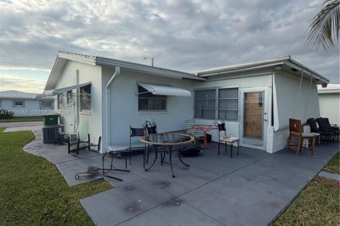 Купить виллу или дом в Тамарак, Флорида 2 спальни, 98.66м2, № 2009795 - фото 2