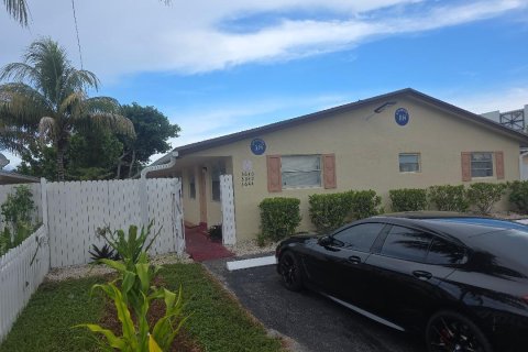 Apartment in Oakland Park, Florida 2 bedrooms, 225.2 sq.m. № 2189900